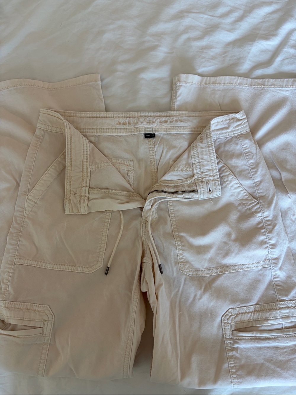 American Eagle Drawstring Cargo Pants in Cream
